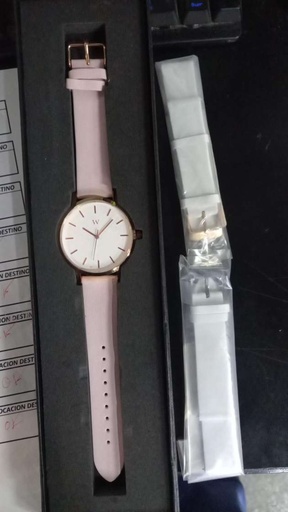 [602860764094/BDL/NEW] Reloj de Pulsera Wanderlust Dorado, Esfera Blanca con correa rosa +2 correas de regalo